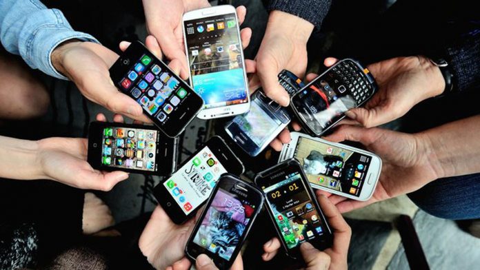 the advantages and disadvantages of mobile phones