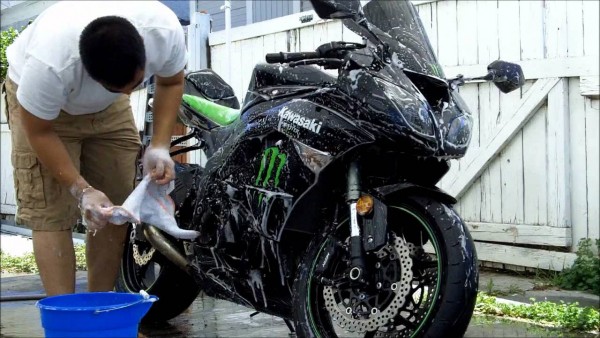 steps to clean a motorcycle